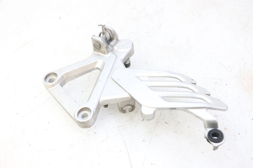 photo de PEDANA ANTERIORE DESTRA SUPPORTO STAHO FH 50 (2018 - 2019)