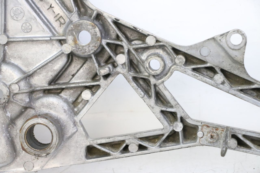 photo de PEDANA ANTERIORE DESTRA SUPPORTO YAMAHA FJ 36Y 1100 (1984 - 1985)