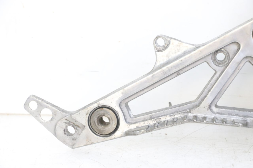 photo de PEDANA ANTERIORE DESTRA SUPPORTO YAMAHA FJ 36Y 1100 (1984 - 1985)