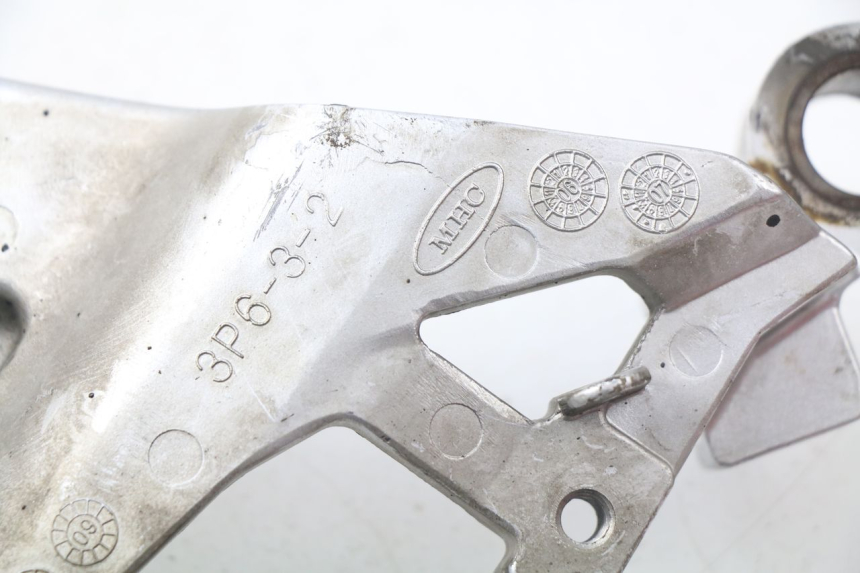 photo de PIASTRA PEDANA ANTERIORE DESTRA YAMAHA FJR ABS 1300 (2006 - 2012)