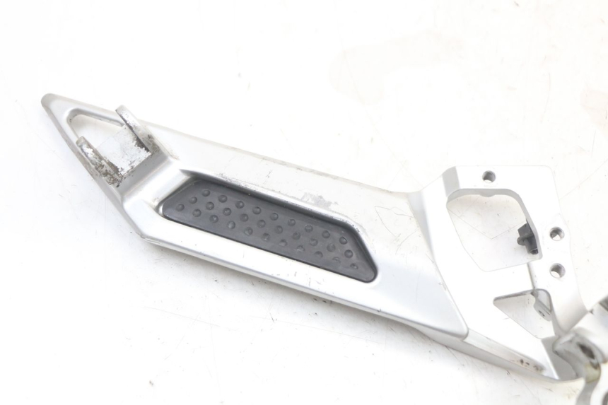 photo de PIASTRA PEDANA ANTERIORE DESTRA YAMAHA FJR ABS 1300 (2006 - 2012)