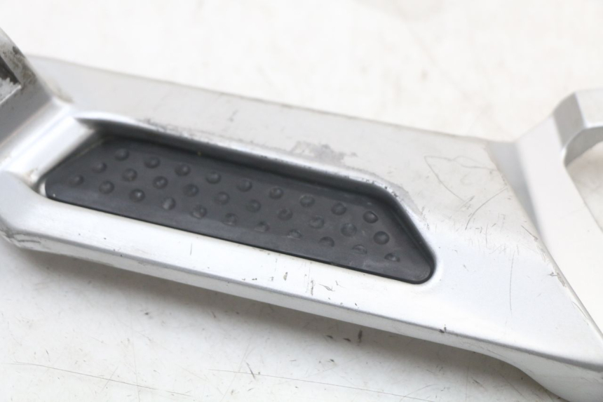 photo de PIASTRA PEDANA ANTERIORE DESTRA YAMAHA FJR ABS 1300 (2006 - 2012)