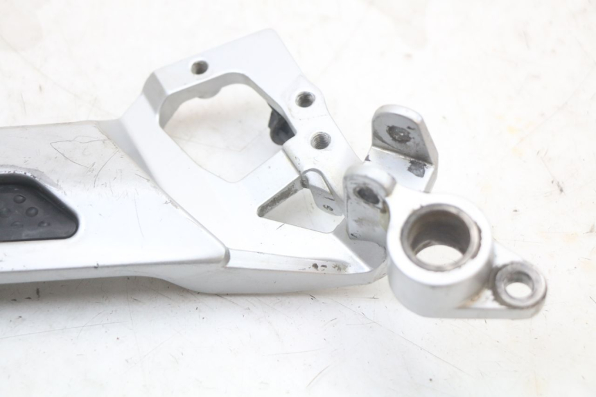 photo de PIASTRA PEDANA ANTERIORE DESTRA YAMAHA FJR ABS 1300 (2006 - 2012)