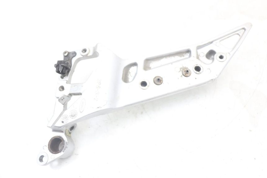 photo de PIASTRA PEDANA ANTERIORE DESTRA YAMAHA FJR ABS 1300 (2006 - 2012)