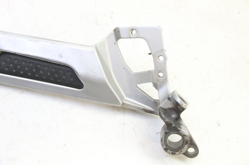 photo de PIASTRA PEDANA ANTERIORE DESTRA YAMAHA FJR ABS 1300 (2006 - 2012)