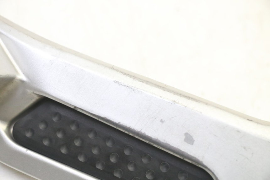 photo de PIASTRA PEDANA ANTERIORE DESTRA YAMAHA FJR ABS 1300 (2006 - 2012)