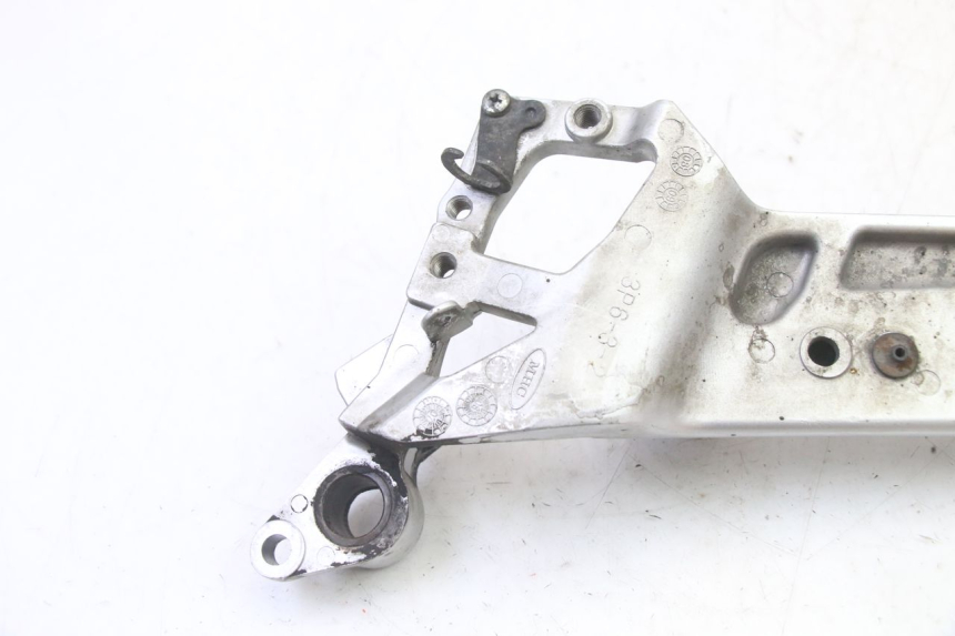 photo de PIASTRA PEDANA ANTERIORE DESTRA YAMAHA FJR ABS 1300 (2006 - 2012)