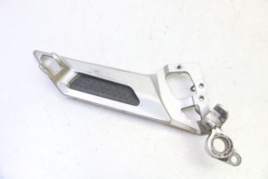 photo de PIASTRA PEDANA ANTERIORE DESTRA YAMAHA FJR ABS 1300 (2006 - 2012)