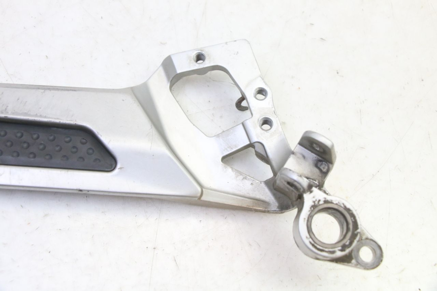 photo de PIASTRA PEDANA ANTERIORE DESTRA YAMAHA FJR ABS 1300 (2006 - 2012)