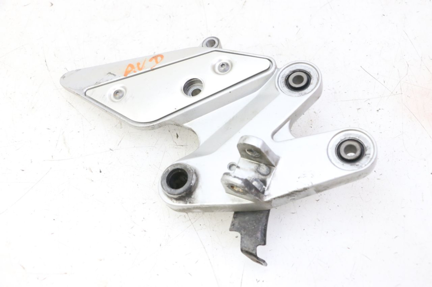 photo de PEDANA ANTERIORE DESTRA SUPPORTO YAMAHA FZ6 FAZER S2 600 (2007 - 2011)
