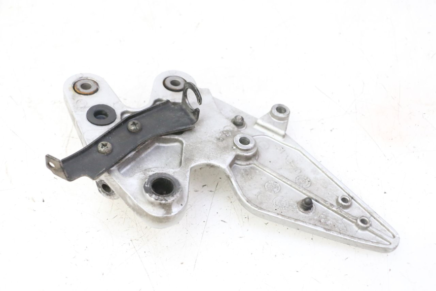 photo de PEDANA ANTERIORE DESTRA SUPPORTO YAMAHA FZ6 FAZER S2 600 (2007 - 2011)