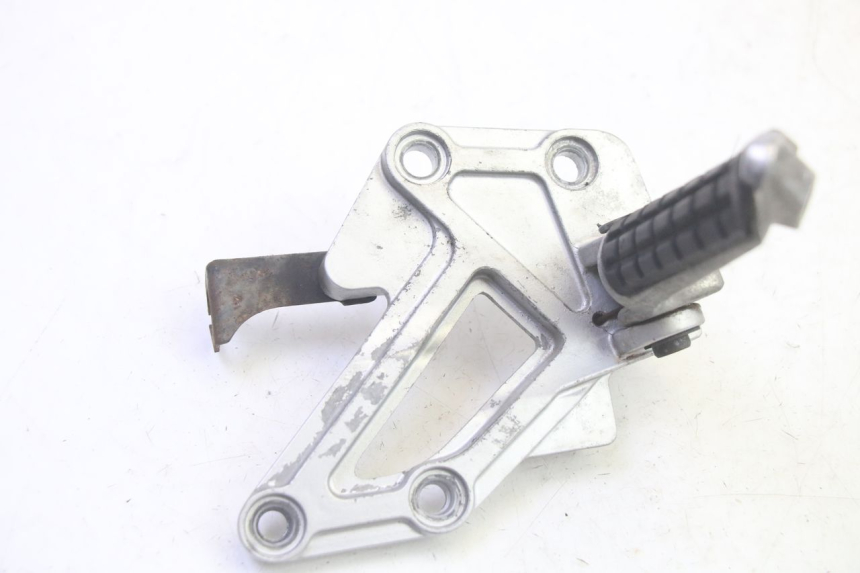 photo de PEDANA ANTERIORE DESTRA SUPPORTO KAWASAKI GPX R WARBIRD 600 (1988 - 1993) - Dettaglio del componente