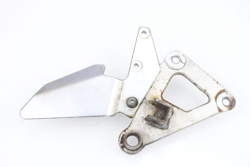 photo de PIASTRA PEDANA ANTERIORE DESTRA SUZUKI GS GSE 500 (2001 - 2003)