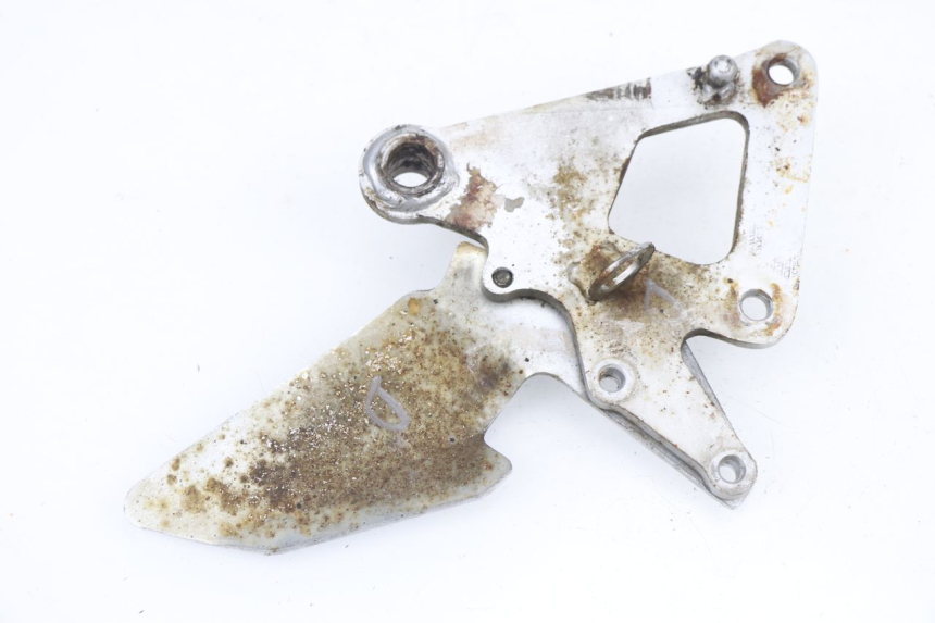 photo de PIASTRA PEDANA ANTERIORE DESTRA SUZUKI GS GSE 500 (2001 - 2003)