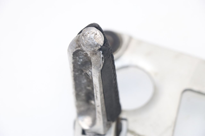 photo de Piastra poggiapiedi anteriore destro SUZUKI GSX F GSXF 750 (1988 - 1998)