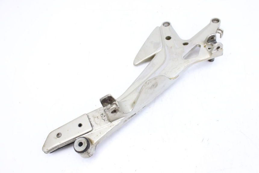 photo de PIASTRA DI SUPPORTO PEDALE ANTERIORE DESTRO HONDA CBF 500 (2004 - 2007)