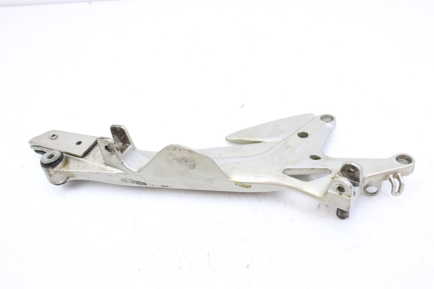 photo de PIASTRA DI SUPPORTO PEDALE ANTERIORE DESTRO HONDA CBF 500 (2004 - 2007)