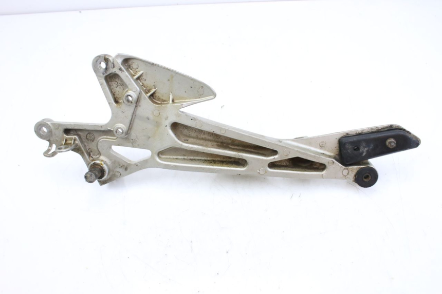 photo de PIASTRA DI SUPPORTO PEDALE ANTERIORE DESTRO HONDA CBF 500 (2004 - 2007)