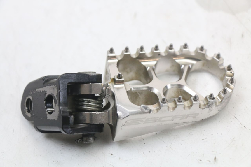 photo de PEDANA ANTERIORE DESTRA SUPPORTO HONDA CRF R 250 (2020 - 2021)