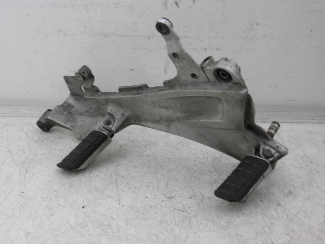 photo de PEDANA ANTERIORE DESTRA SUPPORTO HONDA ST PAN EUROPEAN ABS 1100 (2002 - 2001)