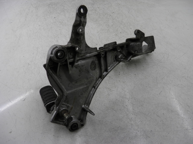 photo de PEDANA ANTERIORE DESTRA SUPPORTO HONDA ST PAN EUROPEAN ABS 1100 (2002 - 2001)