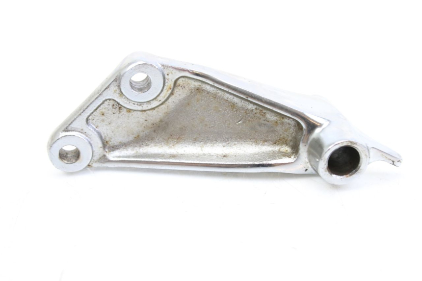 photo de PIASTRA PEDANA ANTERIORE DESTRA SYM HUSKY 125 (1999 - 2005)