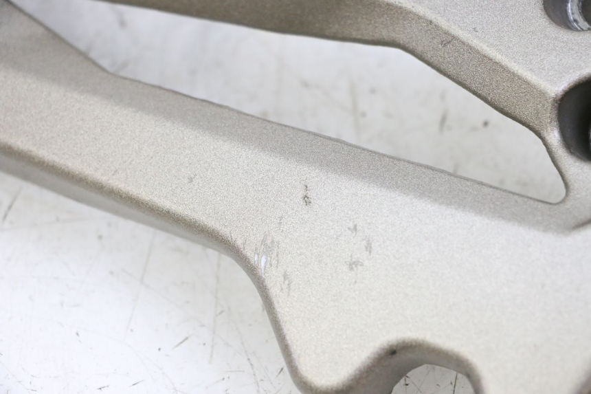 photo de PEDANA ANTERIORE DESTRA SUPPORTO KIDEN KD125-G 125 (2018 - 2022)