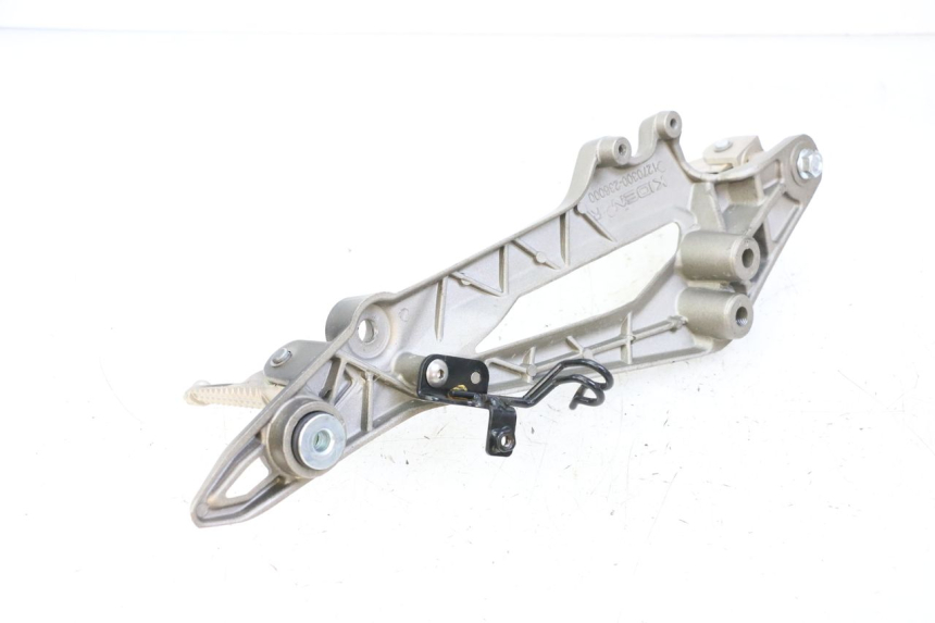 photo de PEDANA ANTERIORE DESTRA SUPPORTO KIDEN KD125-G 125 (2018 - 2022)