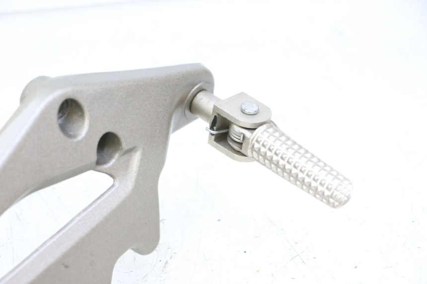 photo de PEDANA ANTERIORE DESTRA SUPPORTO KIDEN KD125-G 125 (2018 - 2022)