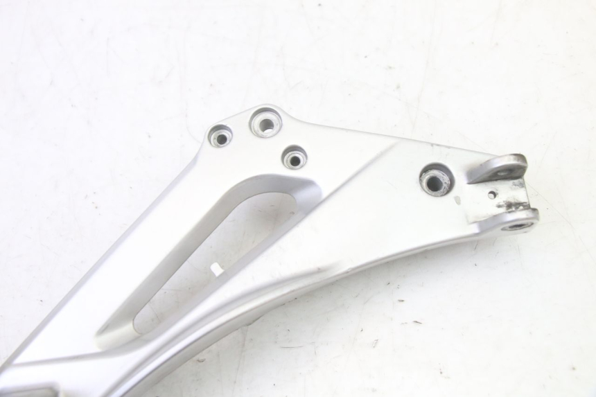 photo de PEDANA ANTERIORE DESTRA SUPPORTO HONDA NTV DEAUVILLE 650 (2001 - 2006)