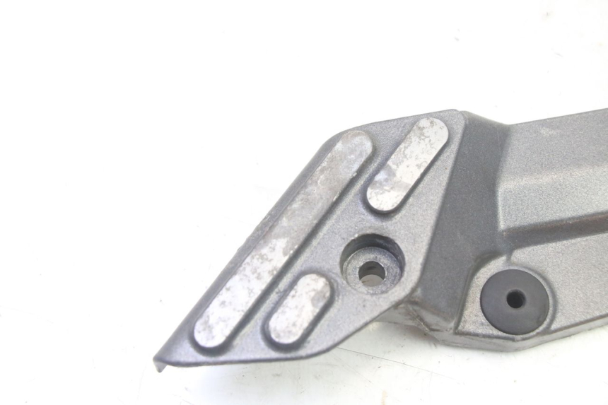 photo de PEDANA ANTERIORE DESTRA SUPPORTO TRIUMPH SPRINT 900 (1995 - 1998)