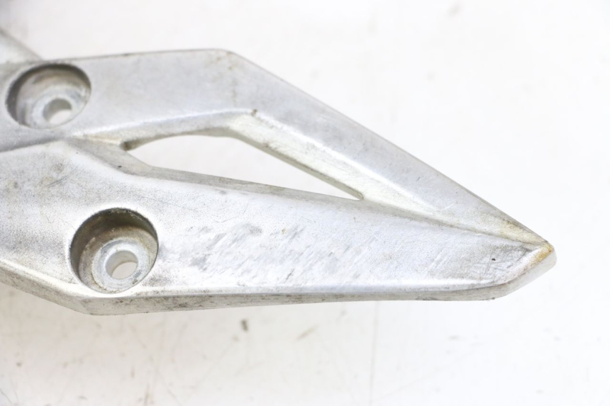 photo de PEDANA ANTERIORE DESTRA SUPPORTO SUZUKI GSR 750 (2011 - 2017)