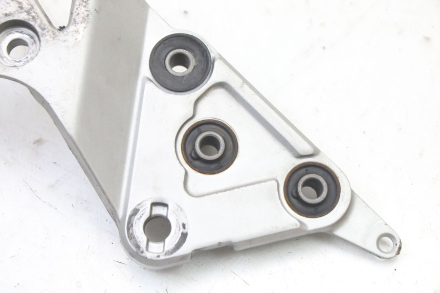 photo de PEDANA ANTERIORE DESTRA SUPPORTO SUZUKI GSX F GSXF 650 (2007 - 2015)