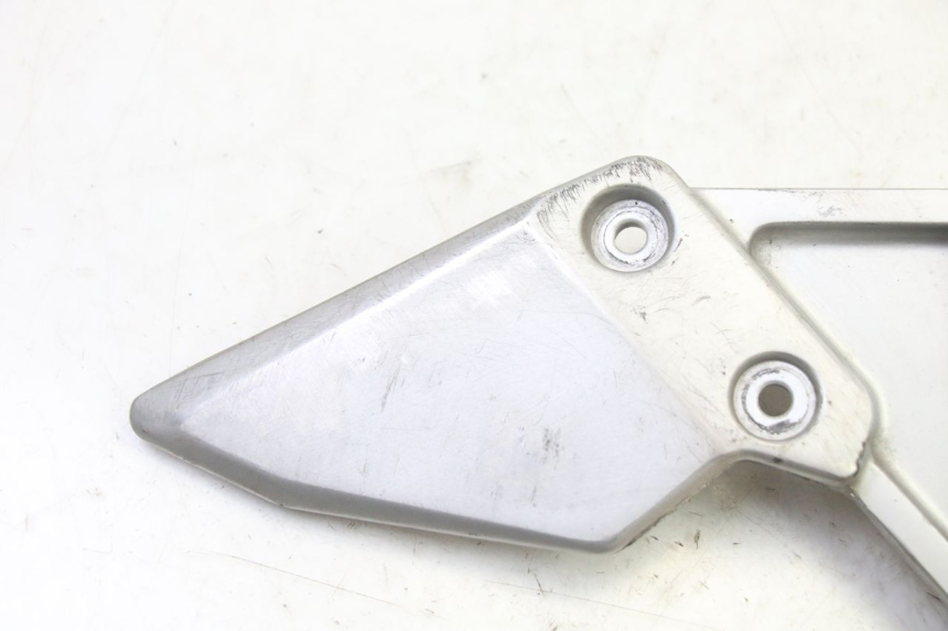 photo de PEDANA ANTERIORE DESTRA SUPPORTO SUZUKI SV S 650 (2003 - 2009)