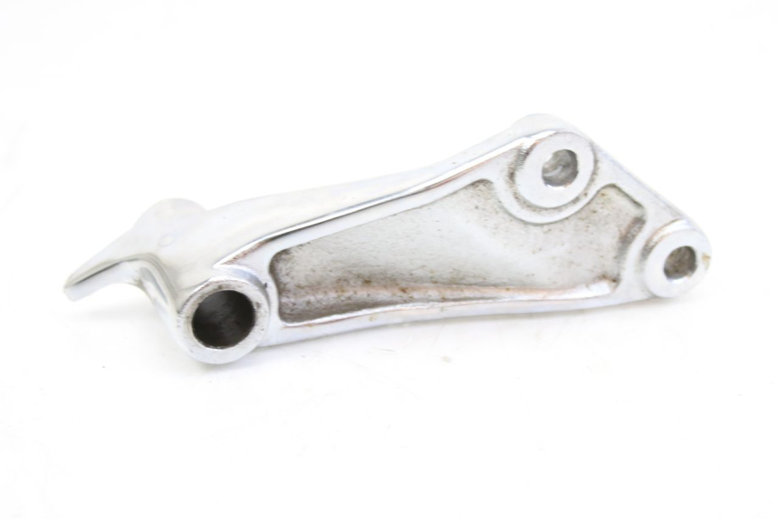 photo de PIASTRA PEDANA ANTERIORE DESTRA SYM HUSKY 125 (1999 - 2005)