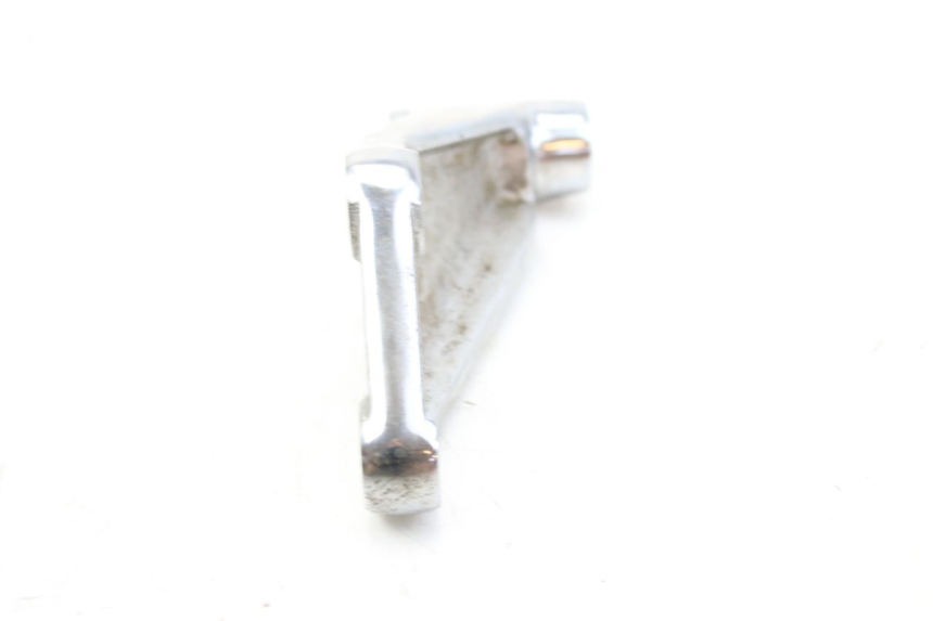 photo de PIASTRA PEDANA ANTERIORE DESTRA SYM HUSKY 125 (1999 - 2005)