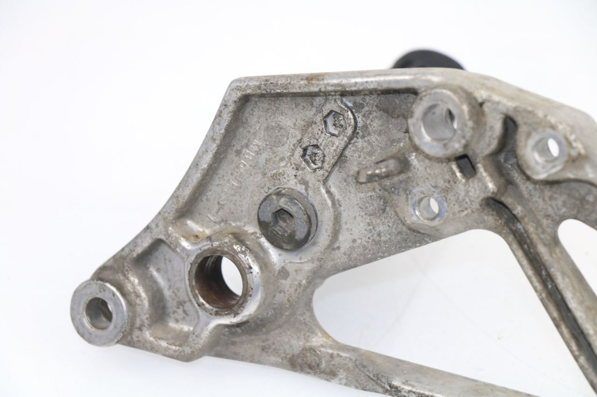 photo de PIASTRA PEDANA ANTERIORE DESTRA HONDA VF 1000 (1984 - 1988)