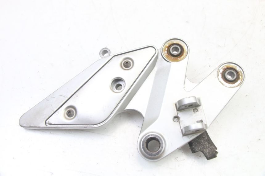 photo de PEDANA ANTERIORE DESTRA SUPPORTO YAMAHA FZ6 FAZER S2 600 (2007 - 2011)
