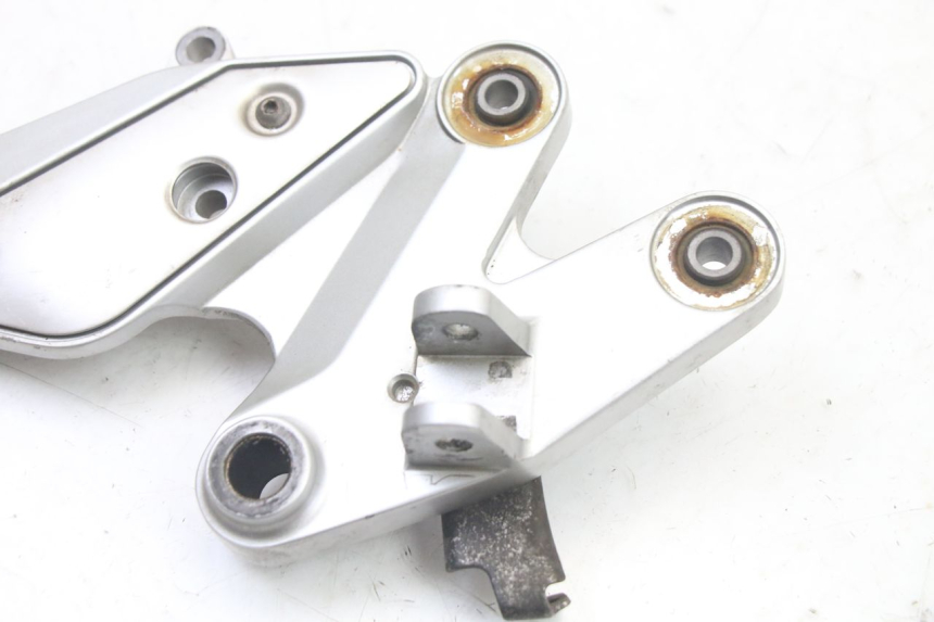 photo de PEDANA ANTERIORE DESTRA SUPPORTO YAMAHA FZ6 FAZER S2 600 (2007 - 2011)