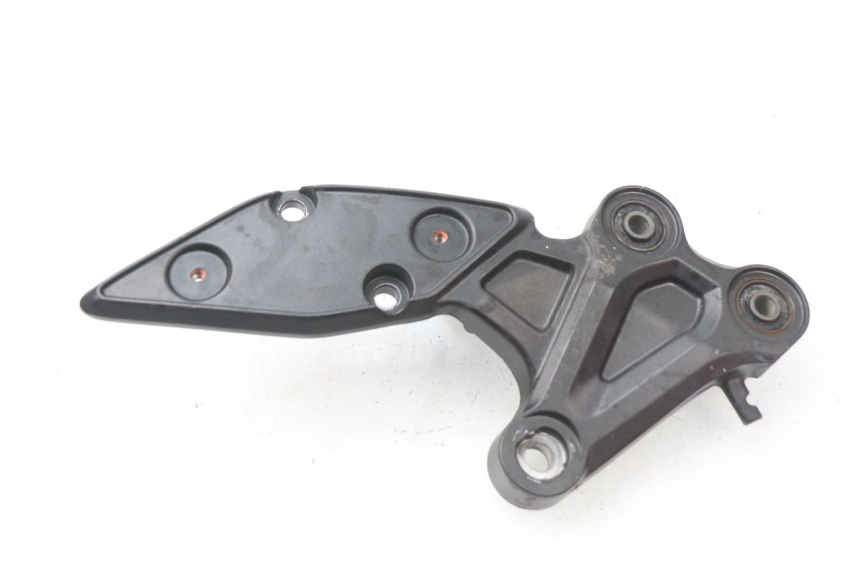 photo de PIASTRA PEDANA ANTERIORE DESTRA YAMAHA FZ8 800 (2010 - 2016)