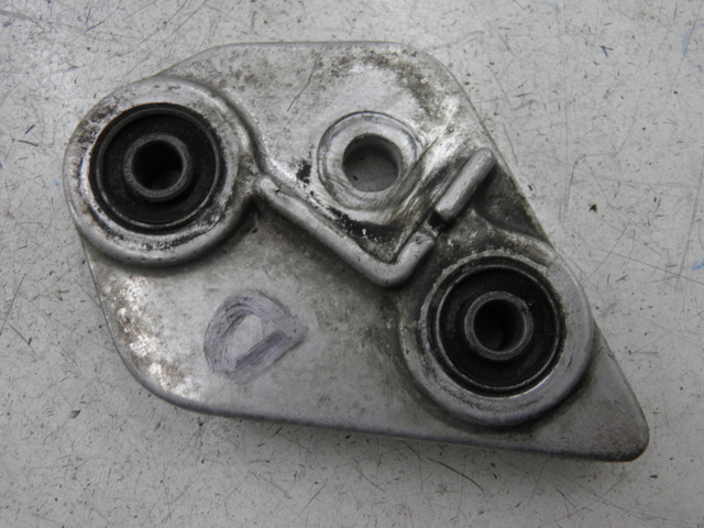 photo de PEDANA ANTERIORE DESTRA SUPPORTO YAMAHA TDM 850 (1996 - 2001)
