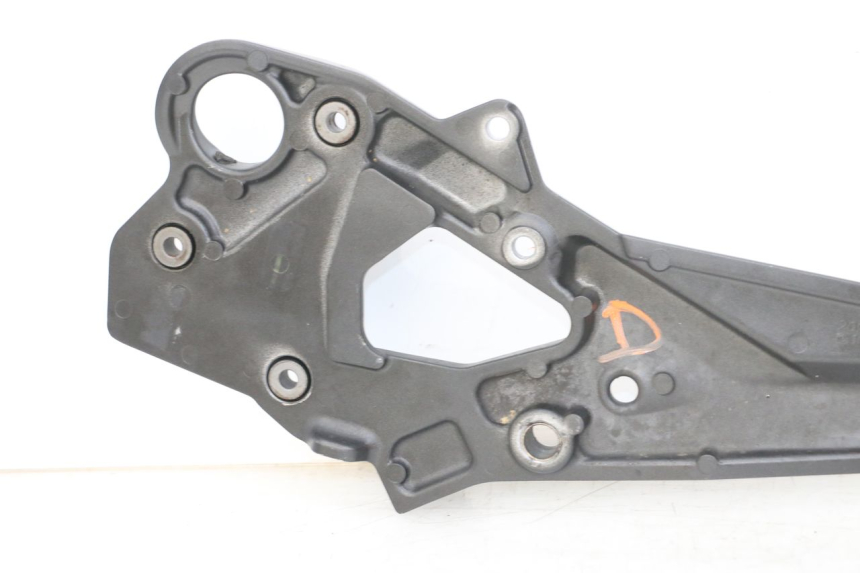 photo de PEDANA ANTERIORE DESTRA SUPPORTO YAMAHA XJ6 ABS 600 (2008 - 2016)