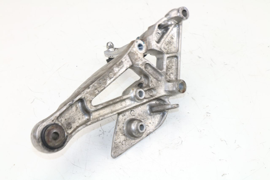 photo de PIASTRA PEDANA ANTERIORE DESTRA YAMAHA XJN DIVERSION 600 (2000 - 2003)