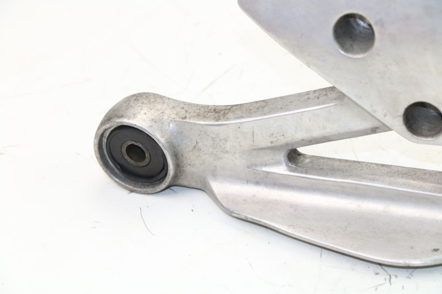 photo de PIASTRA PEDANA ANTERIORE DESTRA YAMAHA XJN DIVERSION 600 (2000 - 2003)