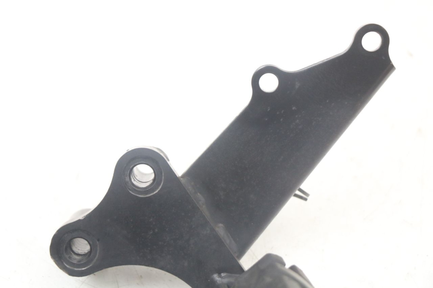 photo de PIASTRA DI SUPPORTO PEDALE ANTERIORE DESTRO YAMAHA XT X 660 (2004 - 2016)