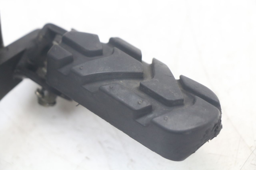 photo de PIASTRA DI SUPPORTO PEDALE ANTERIORE DESTRO YAMAHA XT X 660 (2004 - 2016)