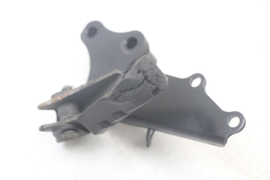 photo de PIASTRA DI SUPPORTO PEDALE ANTERIORE DESTRO YAMAHA XT X 660 (2004 - 2016)