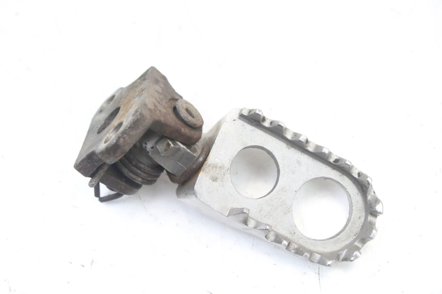 photo de PEDANA ANTERIORE DESTRA SUPPORTO YAMAHA YZ 125 (2006 - 2016)
