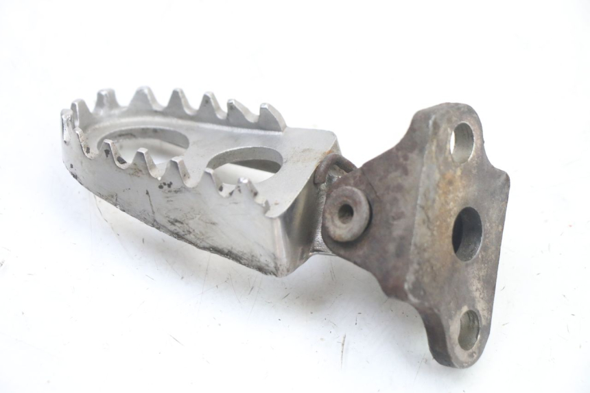photo de PEDANA ANTERIORE DESTRA SUPPORTO YAMAHA YZ 125 (2006 - 2016)
