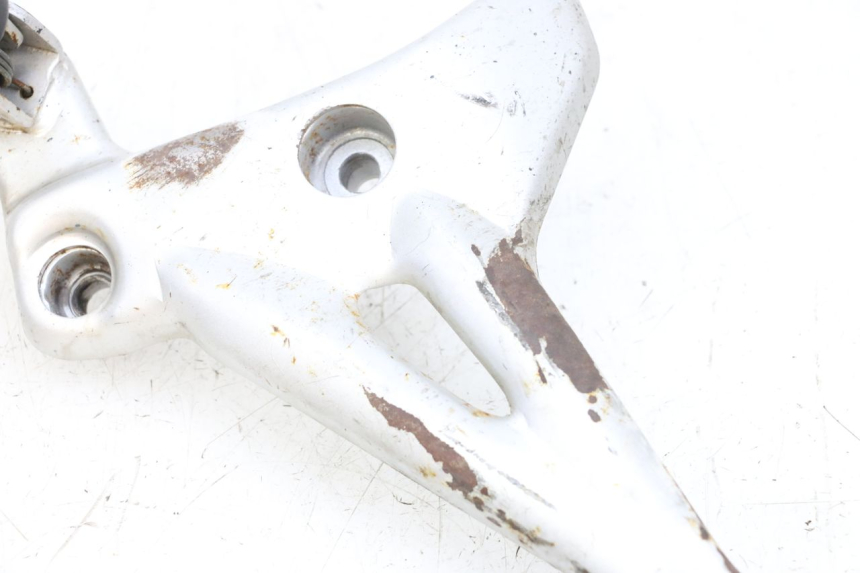 photo de PEDANA ANTERIORE SINISTRA SUPPORTO MAG POWER BOMBERS 4T 50 (2016 - 2026) - Caratteristiche distintive